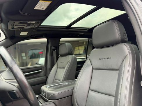 Used 2021 GMC Yukon XL Denali w/ Denali Premium Package AWD/4WD image 21