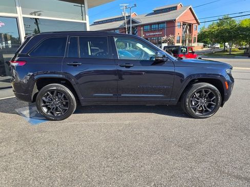 Used 2023 Jeep Grand Cherokee 30th Anniversary AWD/4WD image 41