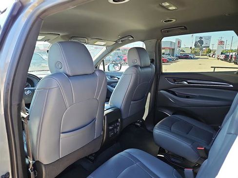 Used 2024 Buick Enclave Premium image 8