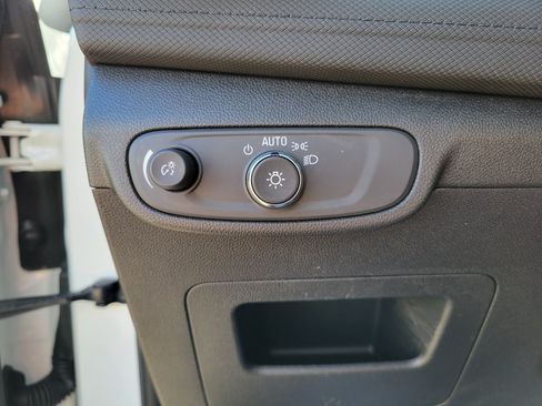 Used 2025 Chevrolet TrailBlazer LT w/ Convenience Package FWD image 21