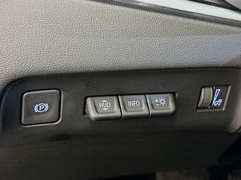 Used 2024 Buick Enclave Premium AWD/4WD image 17