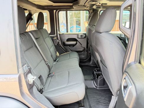 Used 2018 Jeep Wrangler Unlimited Sport S AWD/4WD image 43