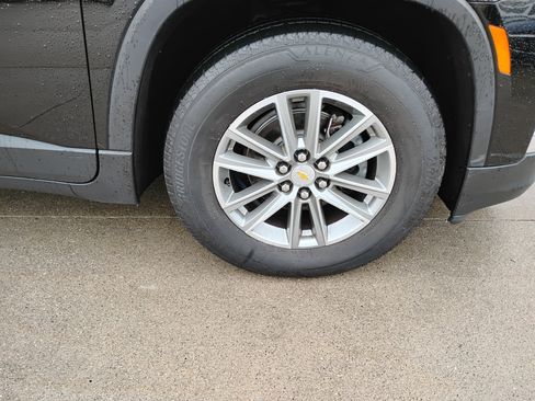 Used 2023 Chevrolet Traverse LT w/ LPO, Floor Liner Package image 27