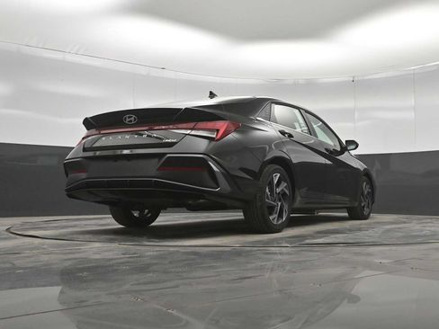 New 2026 Hyundai Elantra Limited FWD image 37