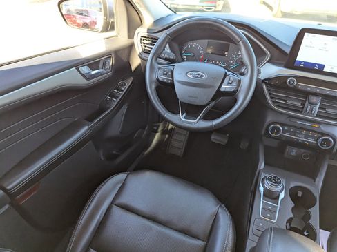 Used 2022 Ford Escape SEL image 17