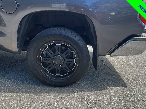 Used 2014 Toyota Tundra SR5 w/ SR5 Upgrade Package image 19