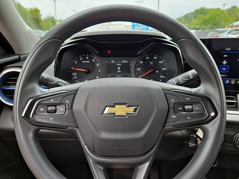Used 2024 Chevrolet Trax LS FWD image 18