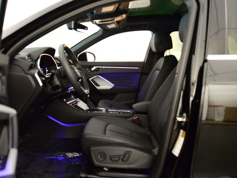 Certified 2025 Audi Q3 2.0T Premium Plus w/ Premium Plus Package image 24