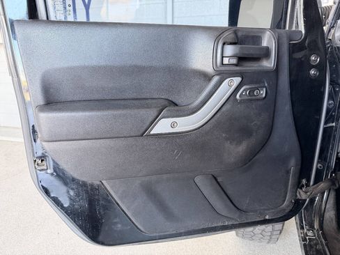 Used 2014 Jeep Wrangler Unlimited Sahara AWD/4WD image 13