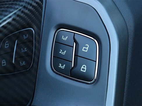 New 2026 Ford F250 Lariat w/ Black Appearance Package image 18