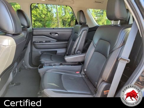 Used 2024 Nissan Pathfinder SL w/ SL Premium Package FWD image 15