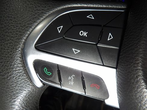 Used 2016 Chrysler 200 Limited image 16