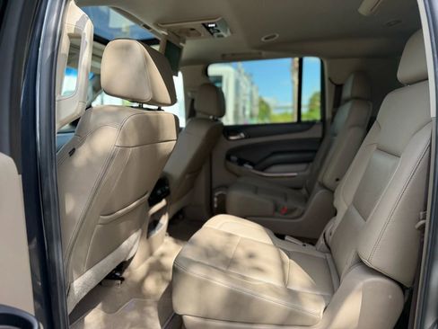 Used 2019 Chevrolet Suburban Premier image 15