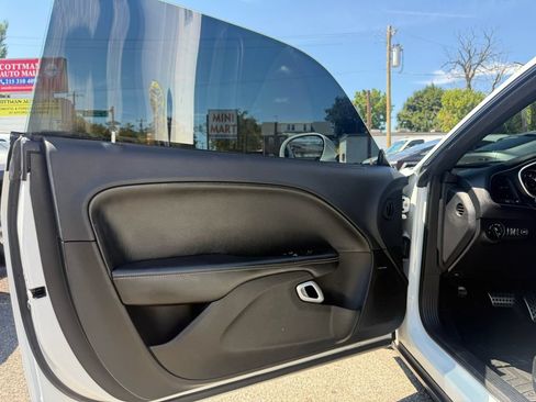 Used 2015 Dodge Challenger SRT w/ Technology Group RWD image 14