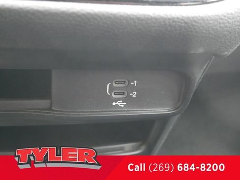 New 2026 Chrysler Pacifica Select AWD/4WD image 33