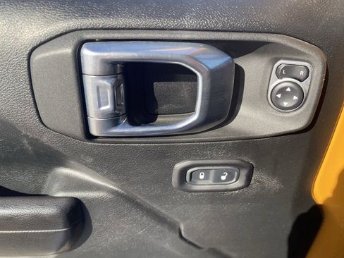 Used 2021 Jeep Gladiator Mojave w/ Safety Group image 23