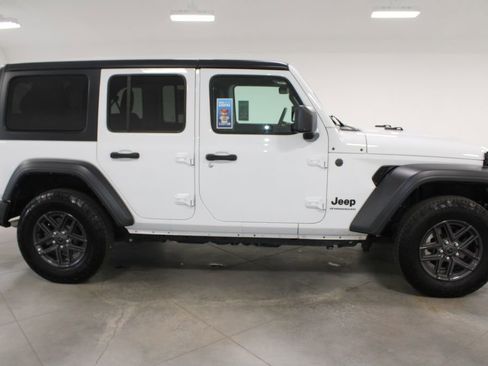 Used 2024 Jeep Wrangler Sport S image 11