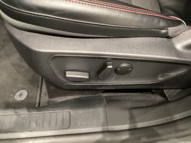 Used 2025 Ford Escape ST-Line Select AWD/4WD image 32