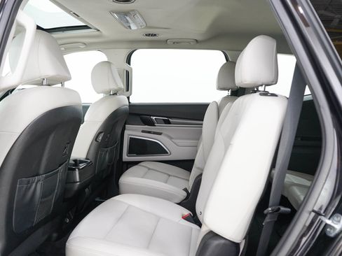 Used 2022 Kia Telluride S AWD/4WD image 15