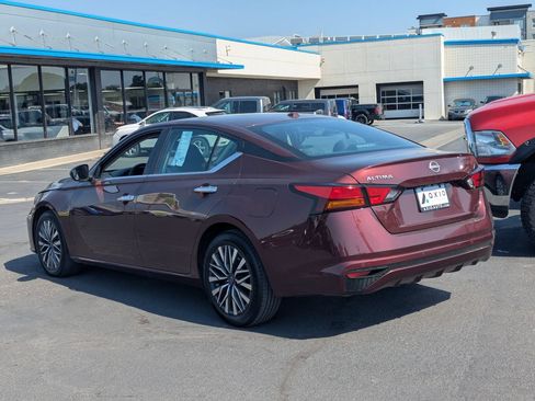 Used 2025 Nissan Altima 2.5 SV FWD image 7
