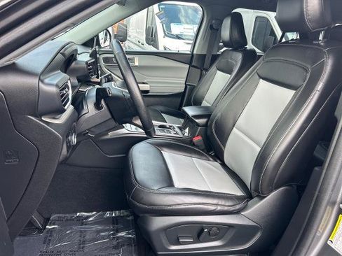 Certified 2023 Ford Explorer XLT w/ Equipment Group 202A AWD/4WD image 9