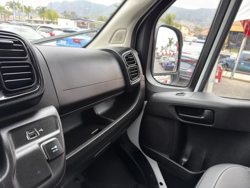Used 2025 RAM ProMaster 2500 w/ Convenience Group FWD image 29