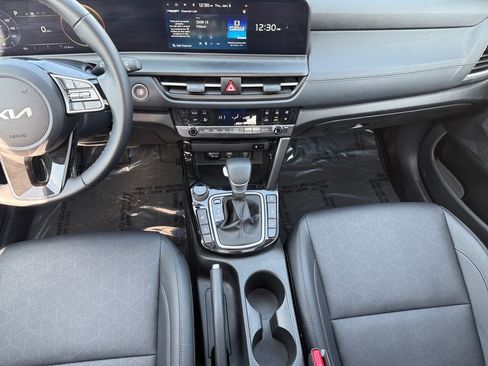 Used 2024 Kia Seltos EX image 11