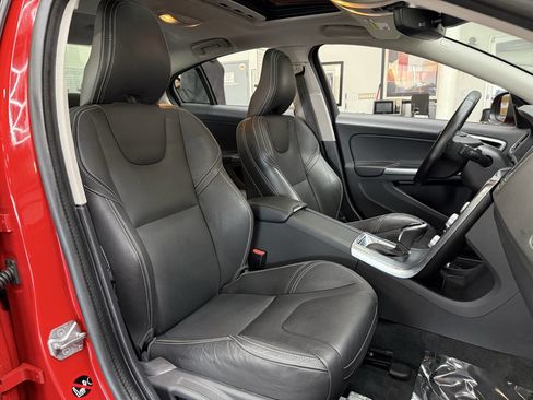 Used 2018 Volvo S60 T5 Dynamic w/ Vision Package image 17