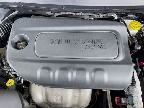 Used 2023 Jeep Cherokee Altitude Lux AWD/4WD image 31