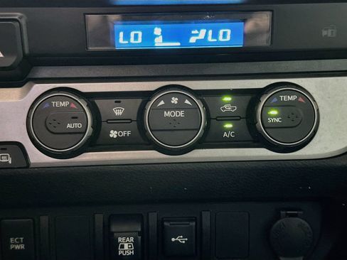 Used 2021 Toyota Tacoma SR5 RWD image 18