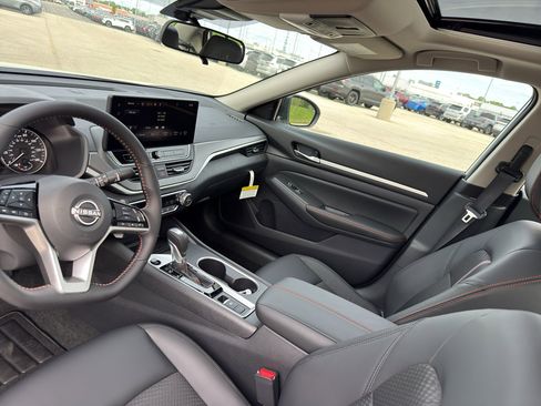New 2026 Nissan Altima 2.5 SR AWD/4WD image 25