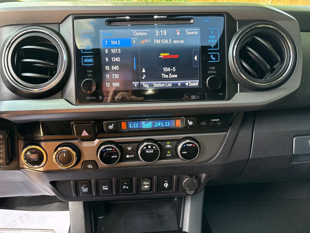 Used 2017 Toyota Tacoma TRD Sport w/ Premium & Technology Package AWD/4WD image 23