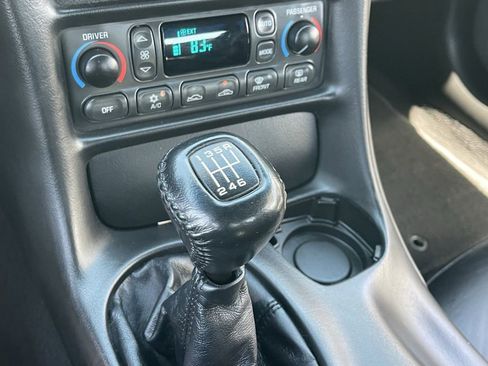 Used 2002 Chevrolet Corvette Convertible w/ Preferred Equipment Group2 RWD image 22