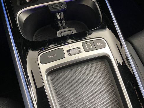 New 2025 Mercedes-Benz GLB 250 4MATIC image 26