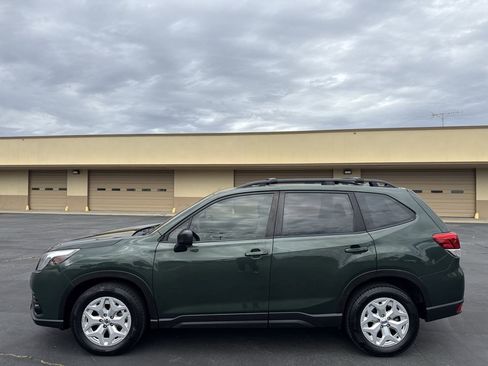 Used 2023 Subaru Forester Premium AWD/4WD image 4
