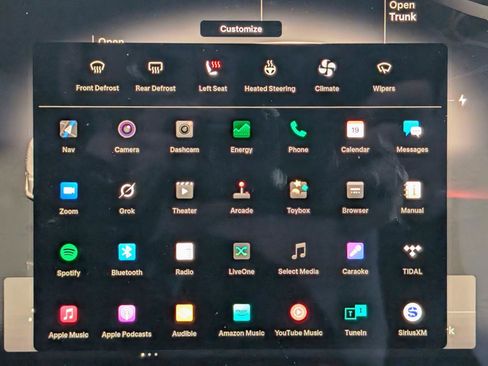 Used 2022 Tesla Model Y Long Range image 32