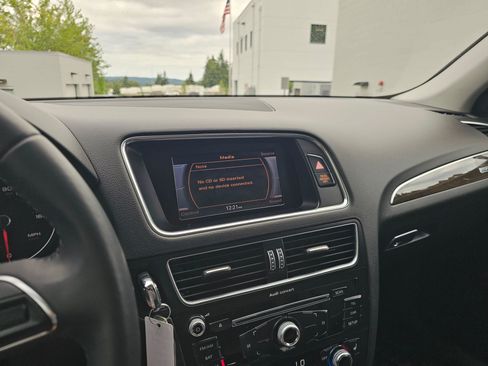 Used 2013 Audi Q5 2.0T Premium Plus AWD/4WD image 28