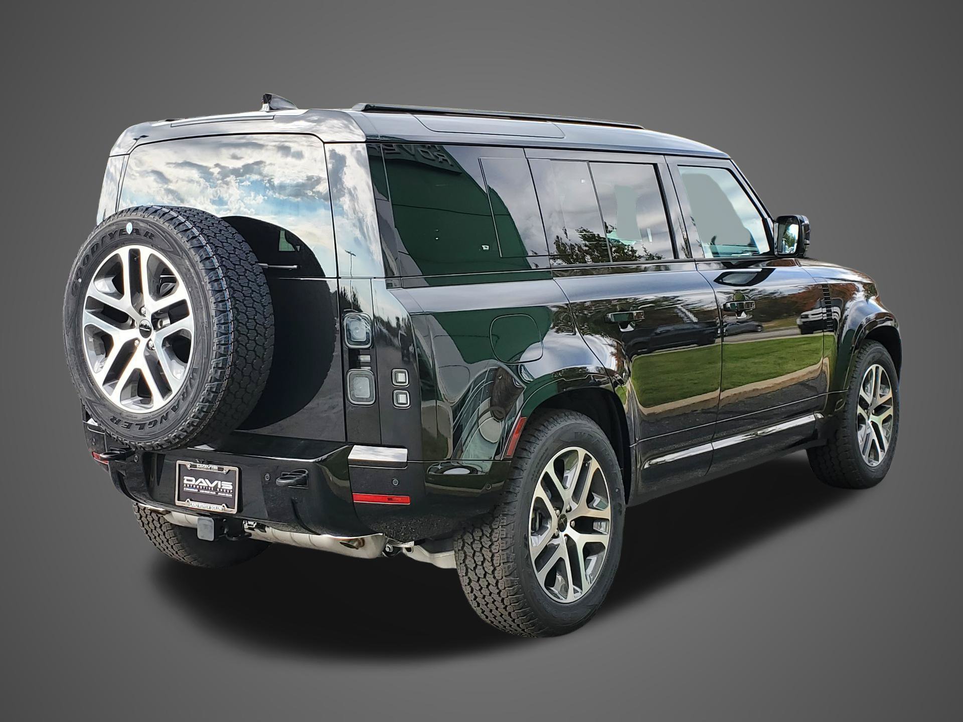 New 2026 Land Rover Defender 110 X-Dynamic SE AWD/4WD image 5