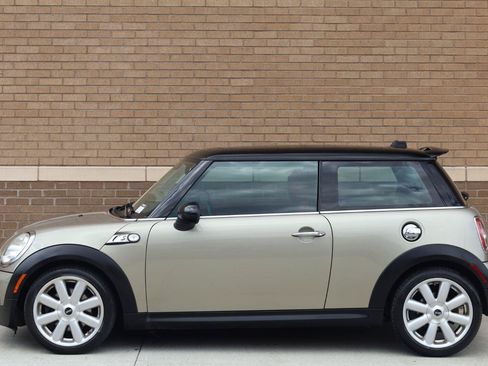 Used 2009 MINI Cooper S FWD image 2