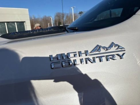 Used 2023 Chevrolet Silverado 3500 High Country image 10