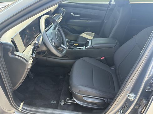 Certified 2025 Hyundai Tucson SE FWD image 21
