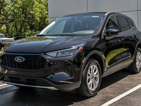 Certified 2023 Ford Escape Active w/ Tech Pack #2 AWD/4WD image 5