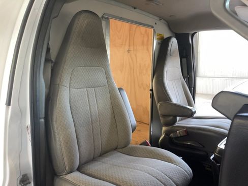 Used 2022 Chevrolet Express 3500 w/ Power Convenience Package RWD image 16