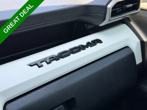 Used 2024 Toyota Tacoma TRD Sport AWD/4WD image 32