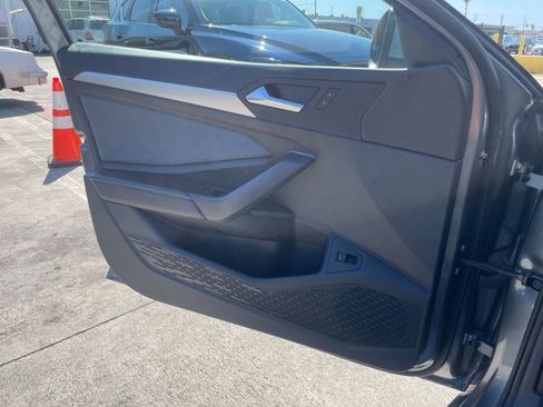 Used 2025 Volkswagen Jetta SE image 20