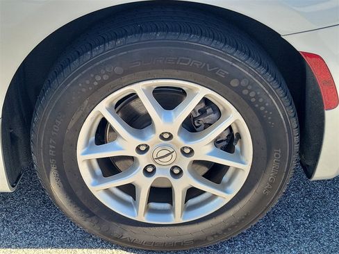 Used 2023 Chrysler Pacifica Touring-L image 13