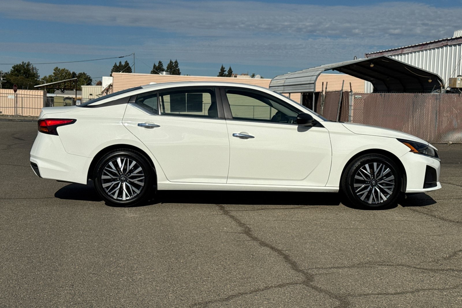 Certified 2025 Nissan Altima 2.5 SV FWD image 3