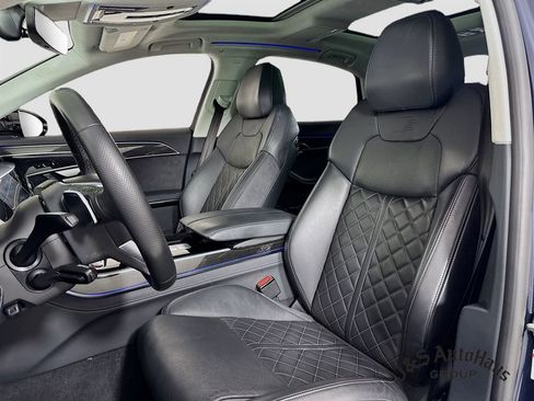 Used 2022 Audi S8 4.0T w/ S8 Comfort Plus Package image 11