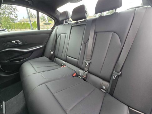 Used 2025 BMW 330i xDrive Sedan w/ Premium Package AWD/4WD image 17