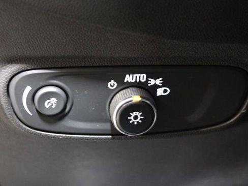 Used 2022 Chevrolet Equinox LT image 35